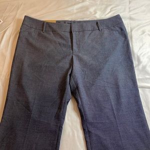 Mid waist straight hip trouser. Massimo